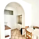 Historic & Spacious Flat W Balcony In Central Nice